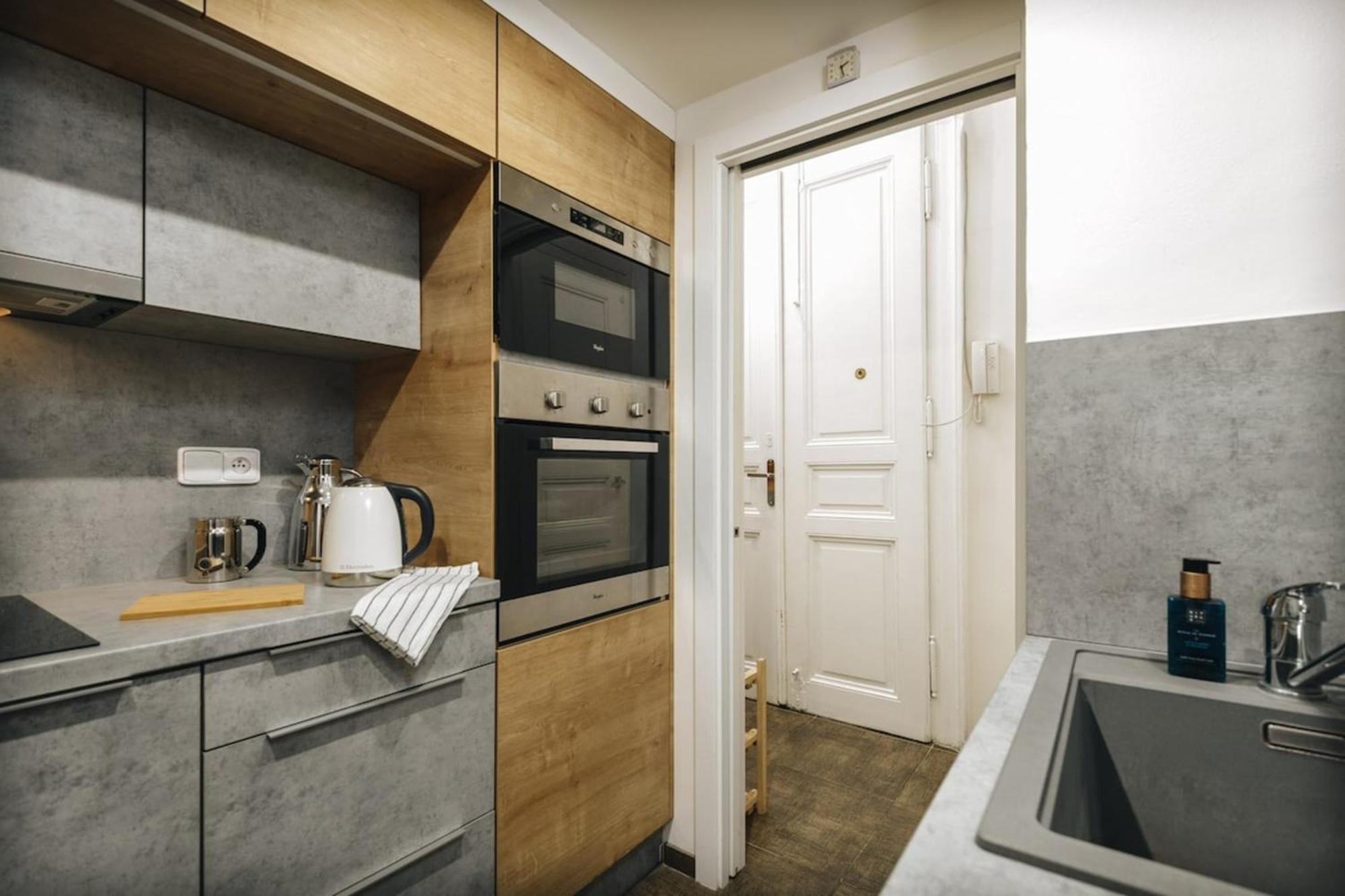 Cozy & Comfortable Apt Walking Anywhere You Want Sen Praga Exterior foto