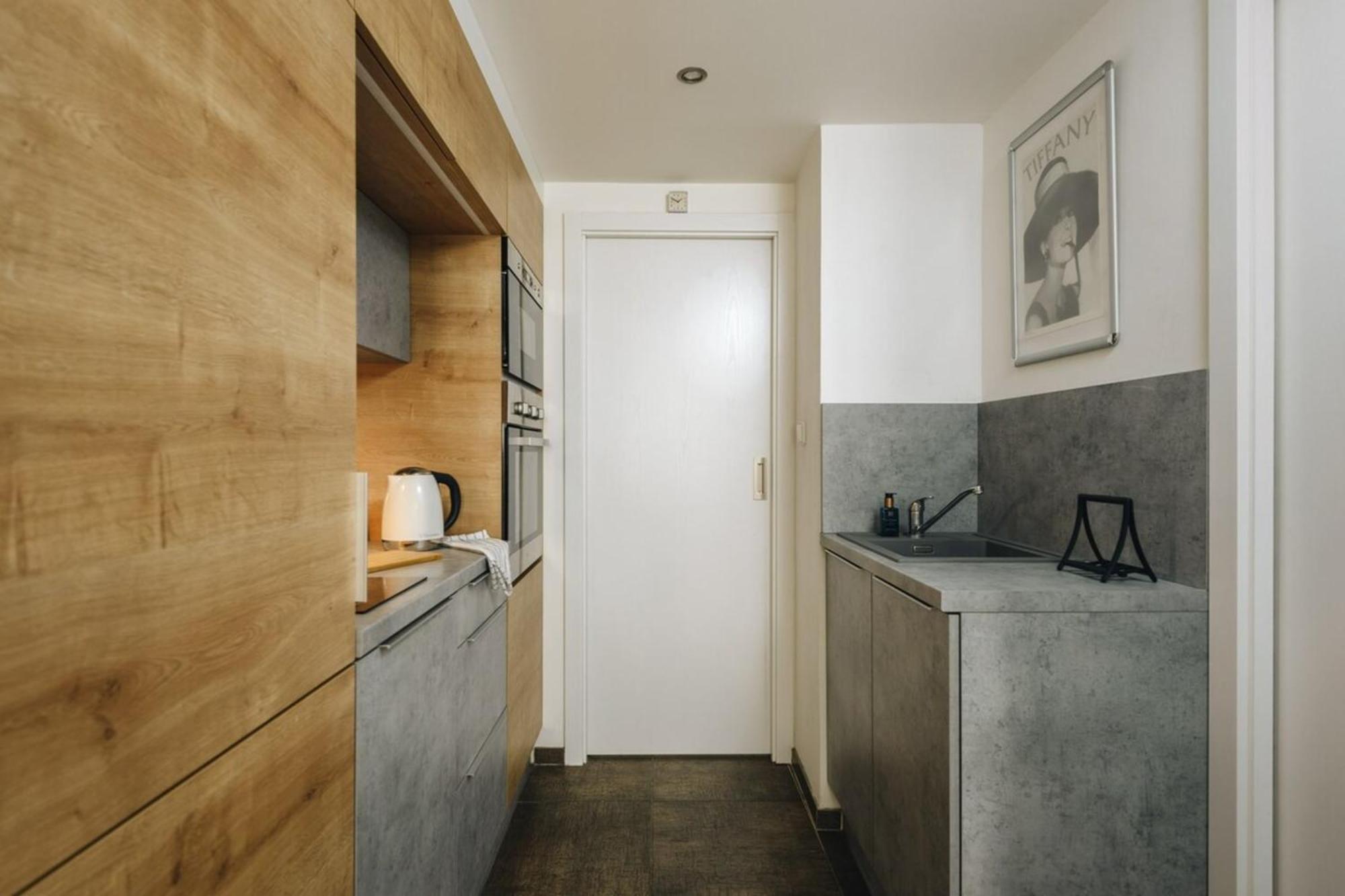 Cozy & Comfortable Apt Walking Anywhere You Want Sen Praga Exterior foto